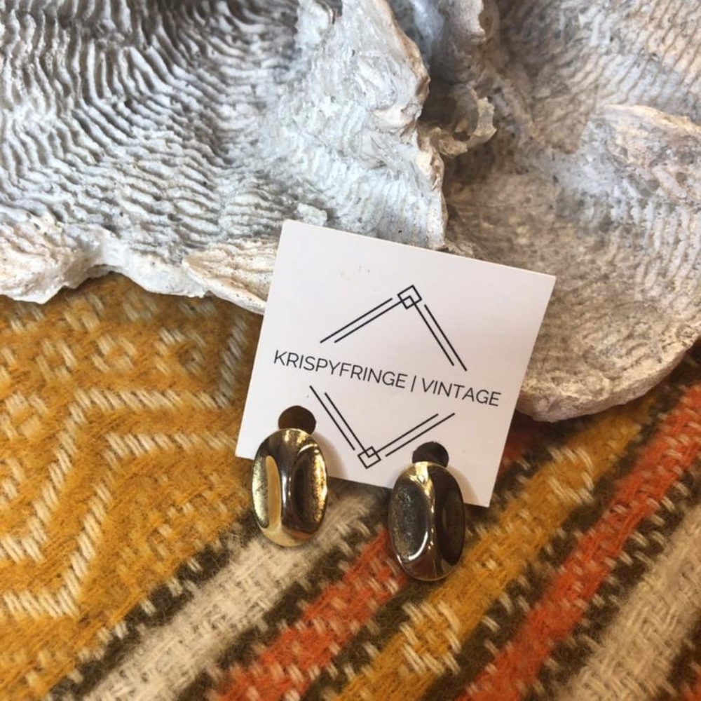 Vintage metallic stunning clip-on earrings